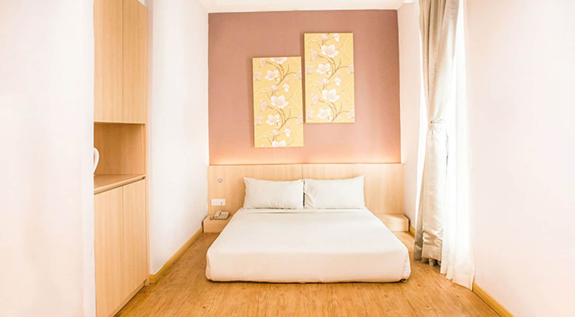 Japanese, Queen Bed