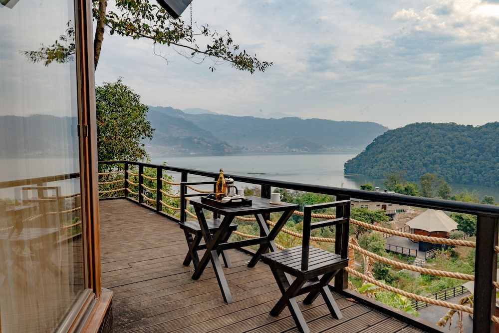 The Pavilions Himalayas Lake View 54/62