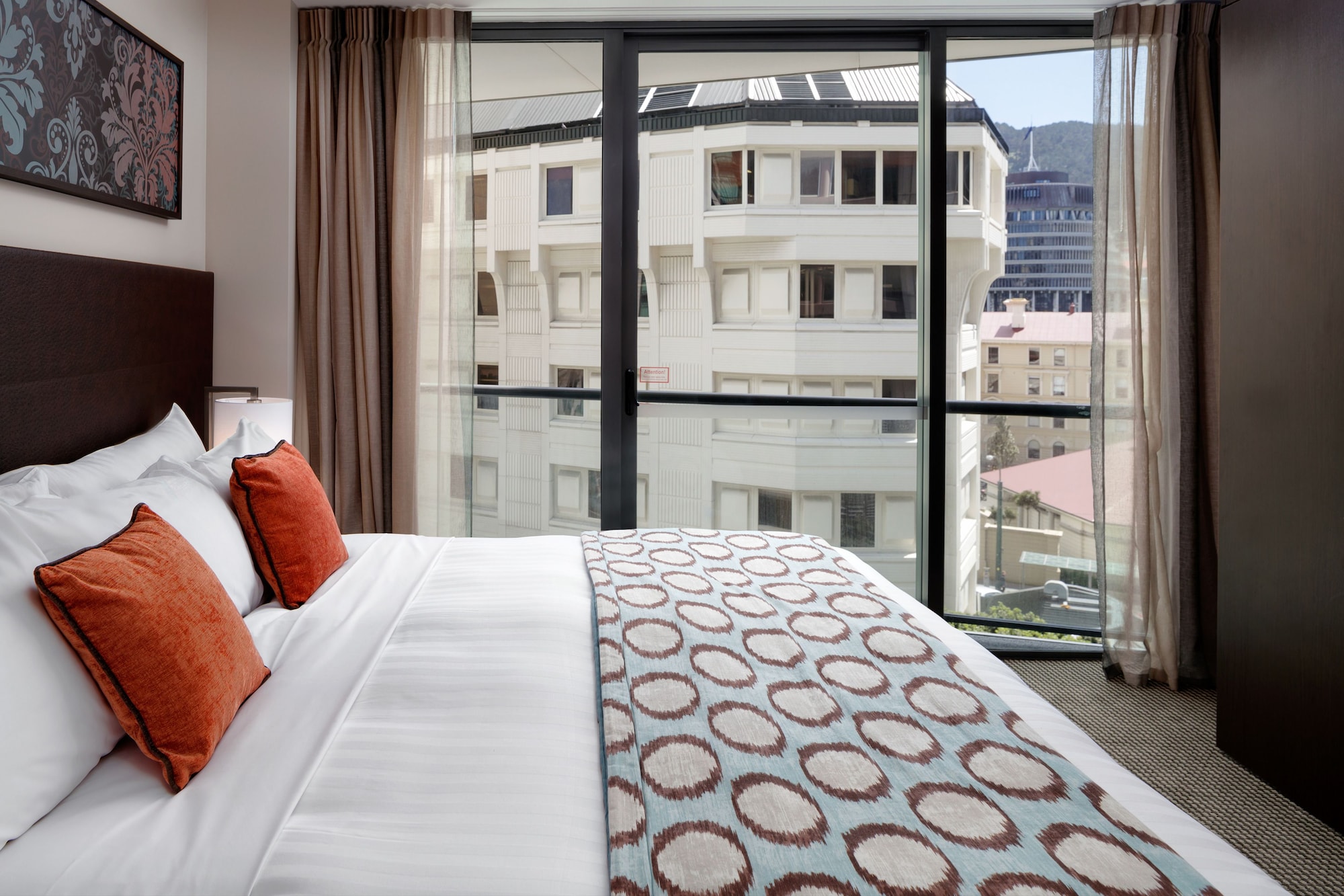 SUPERIOR, SUITE, KING BED