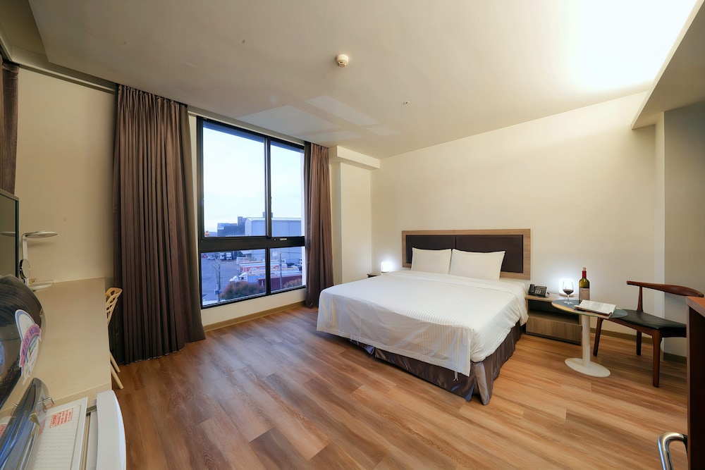 EXECUTIVE, TWIN BEDS, BALCONY