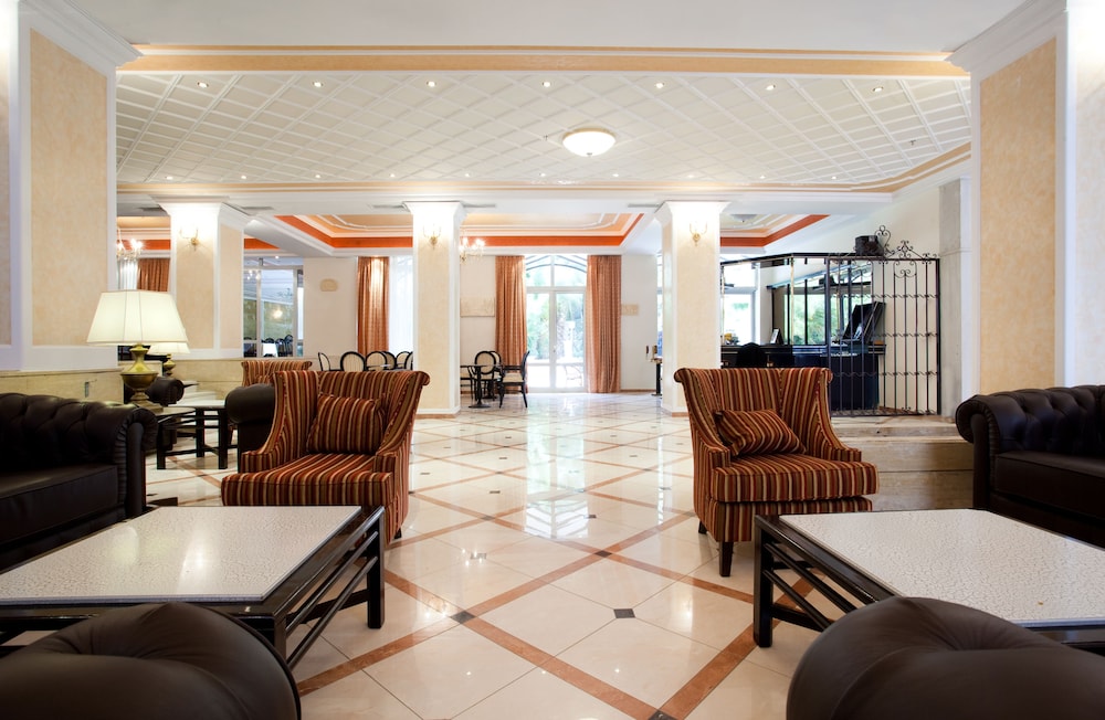 Achillion Palace 25/39