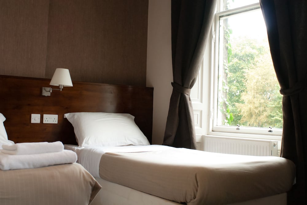 Edinburgh House Hotel 20/50