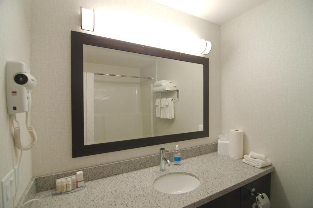 Room, King Bed, Kitchenette, Accessible