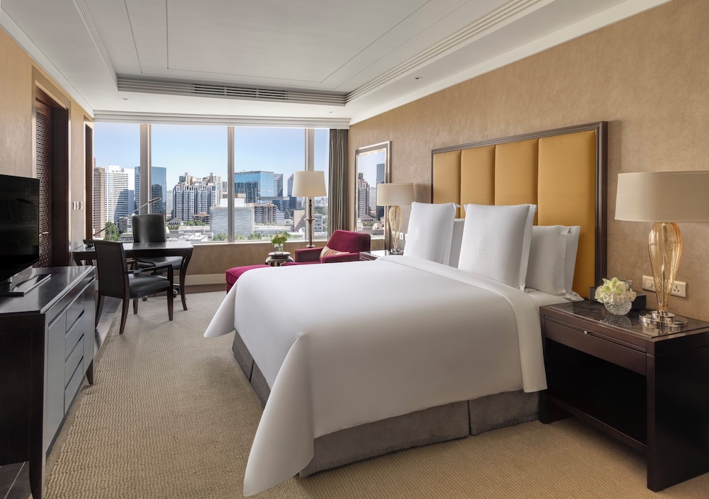 Four Seasons, King Bed