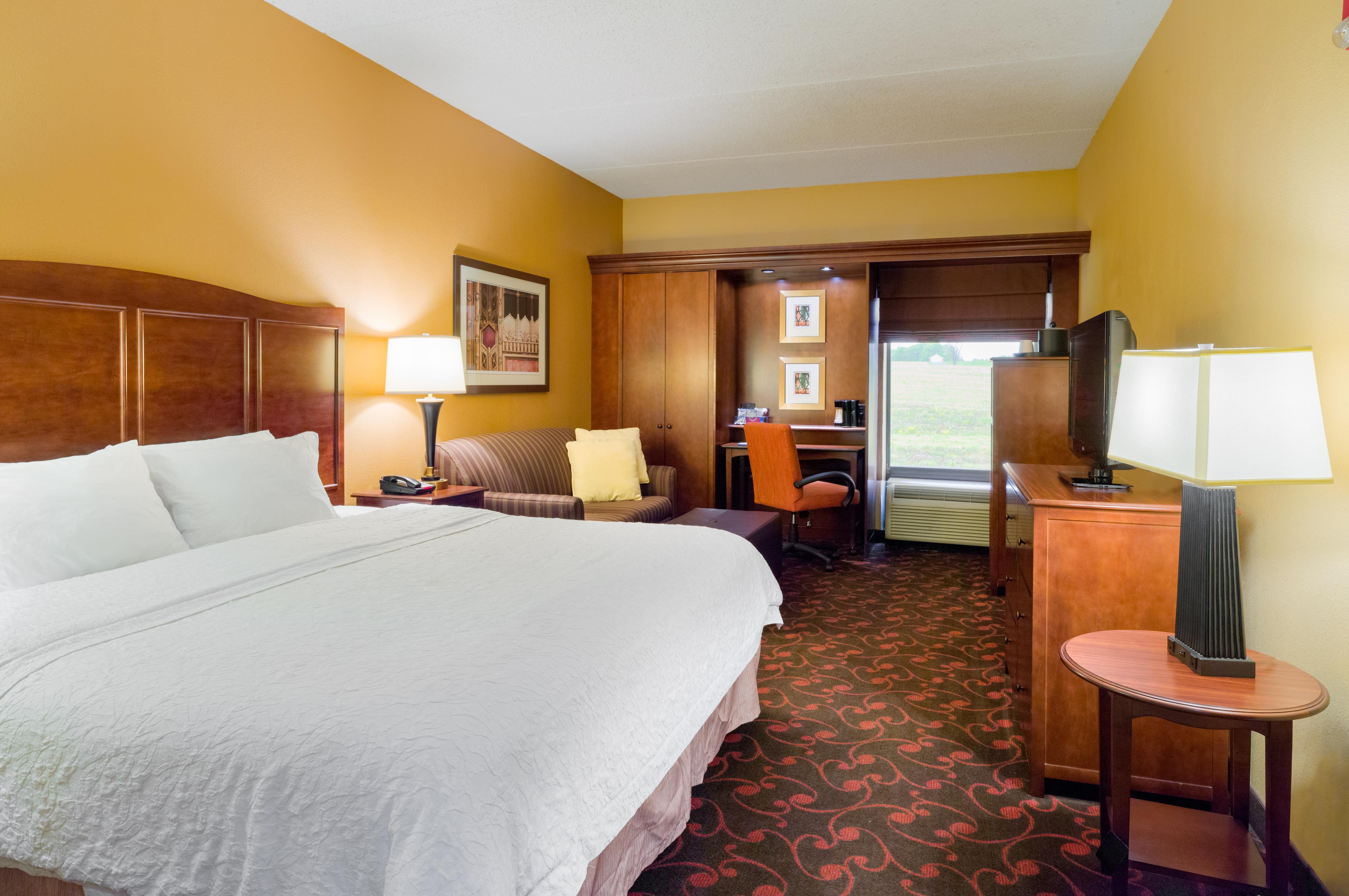 Larkspur Landing Hotel Carlisle 13/28
