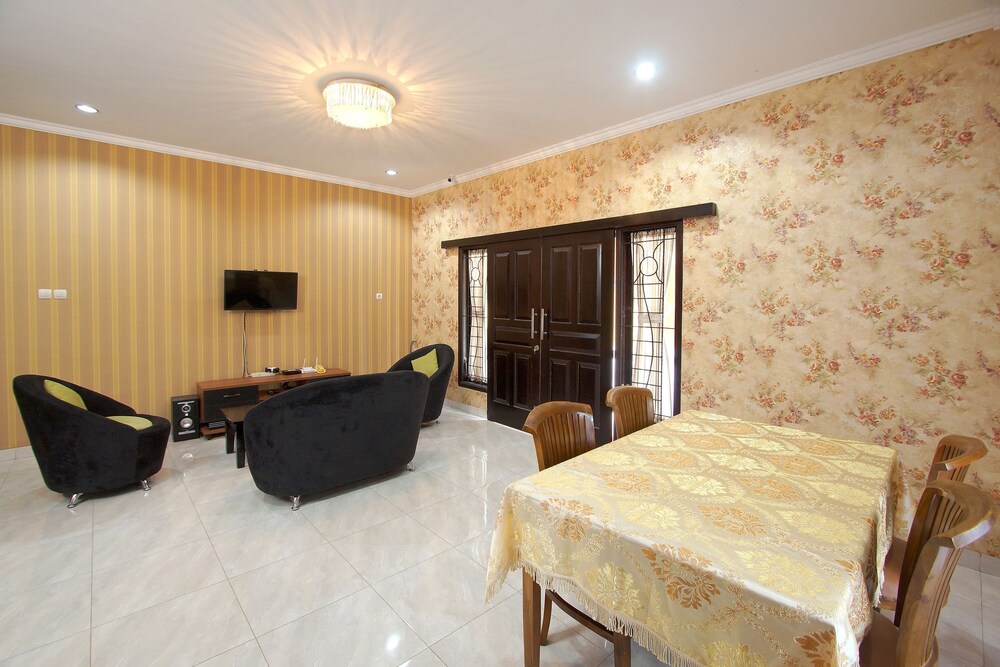 Hotel O near UGM formerly Bayang Brothers Guest House 46/55