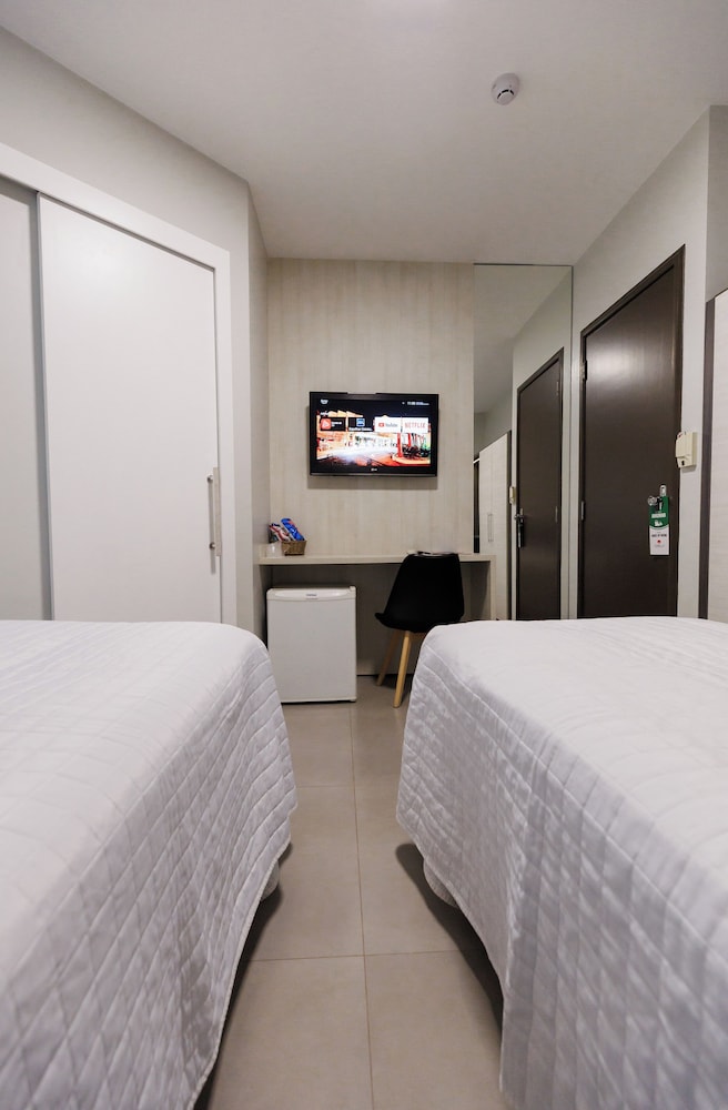 TONELLO BUSINESS HOTEL 7/47
