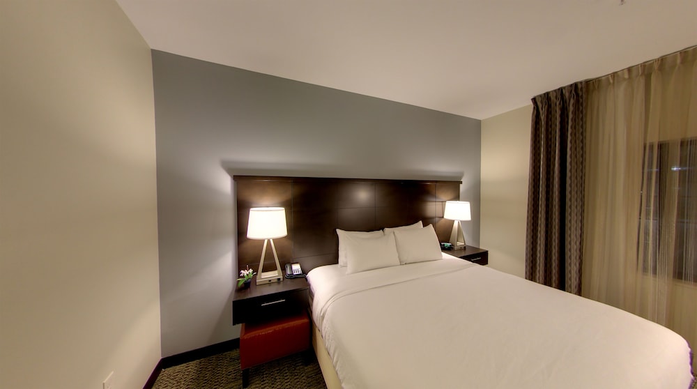 Staybridge Suites Ann Arbor Univ of Michigan 9/54