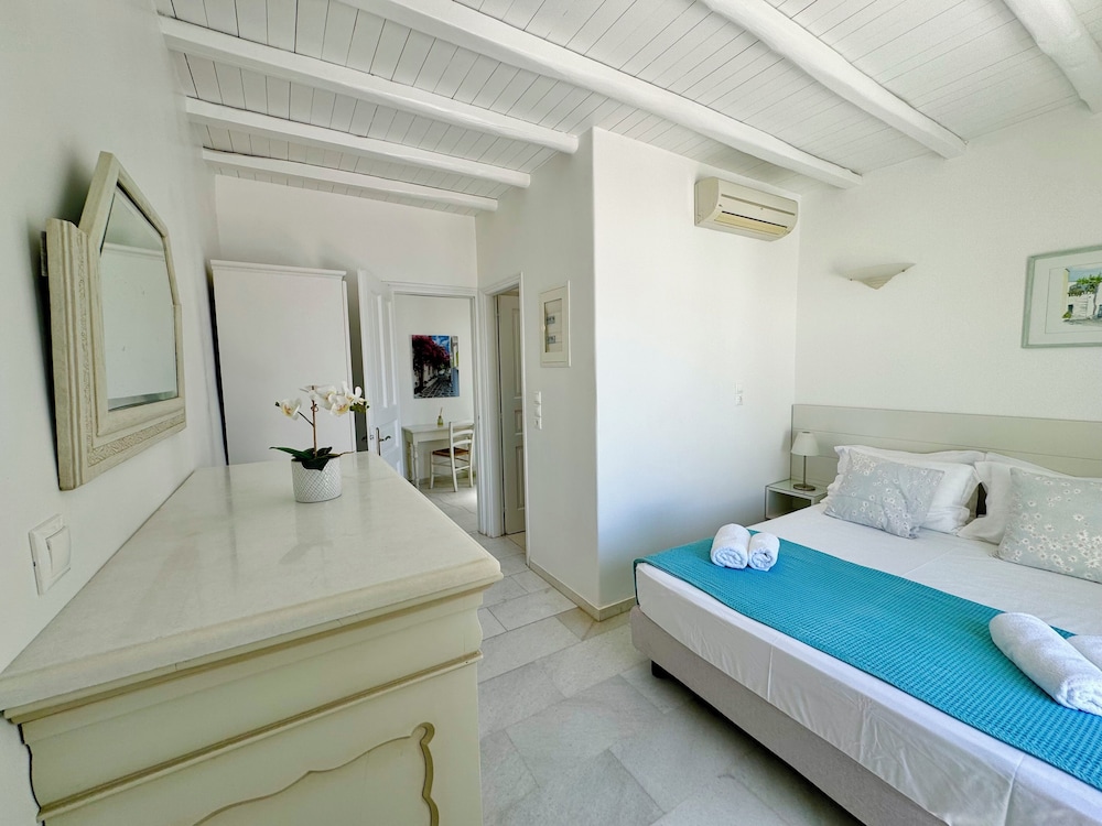 Anthos Apartments 9/50