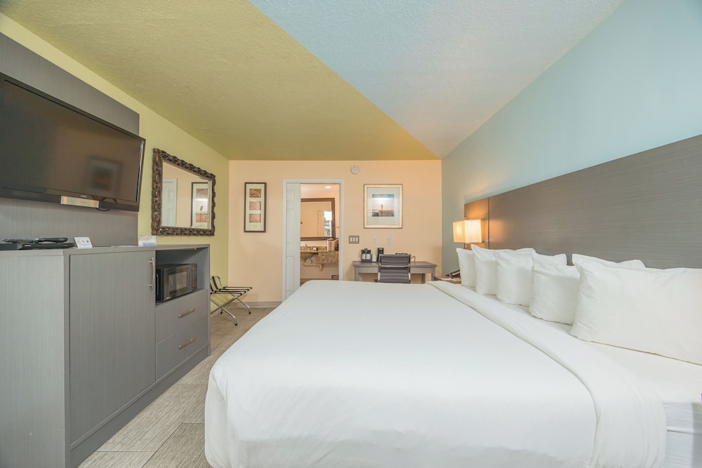 ROOM, KING BED