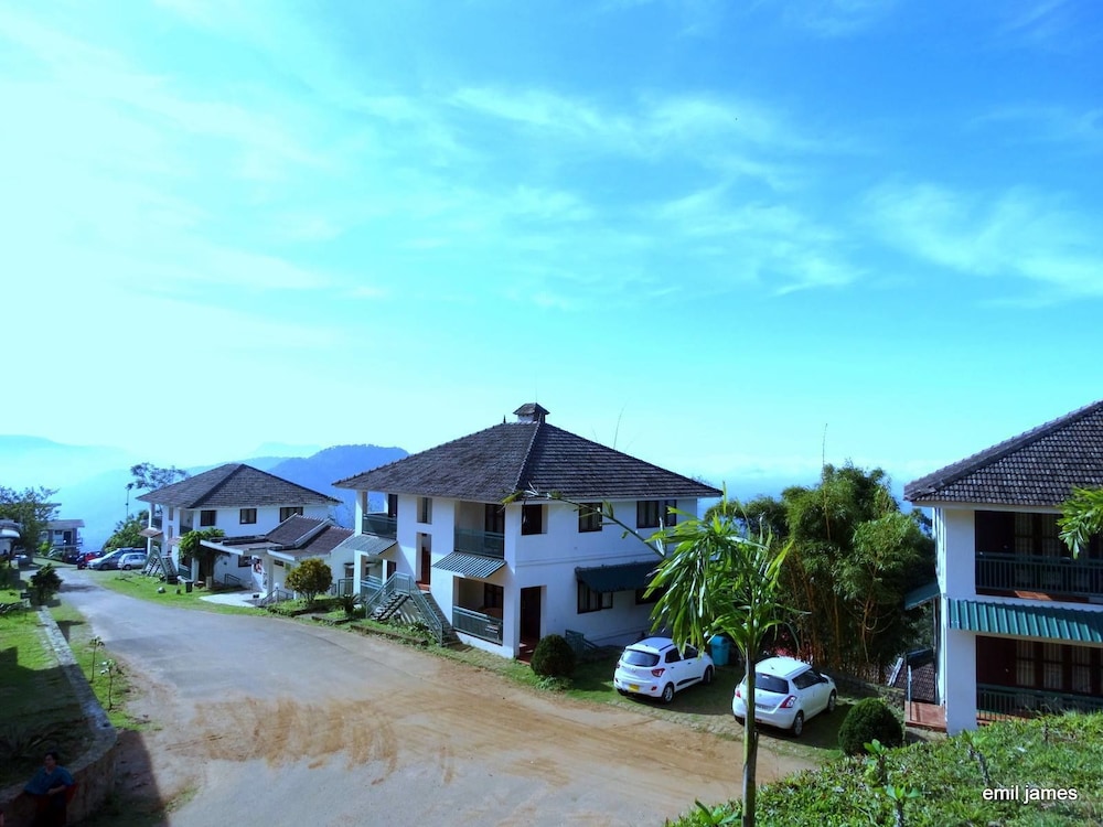 Ayur County 4/50