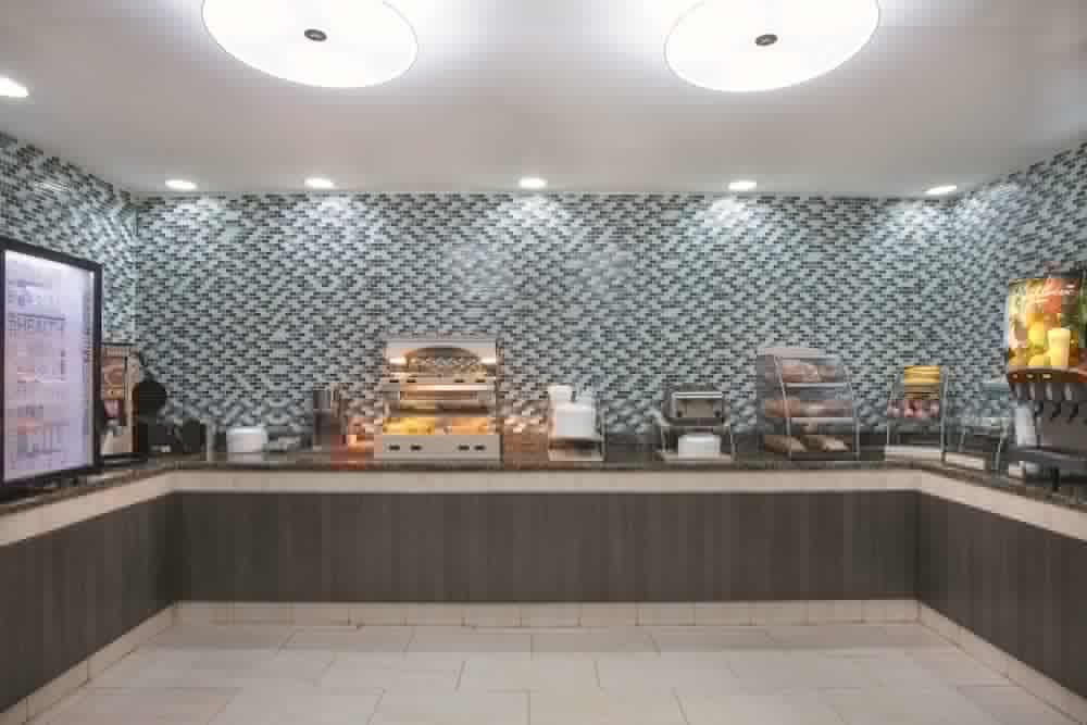 La Quinta Inn & Suites by Wyndham Covington 14/45