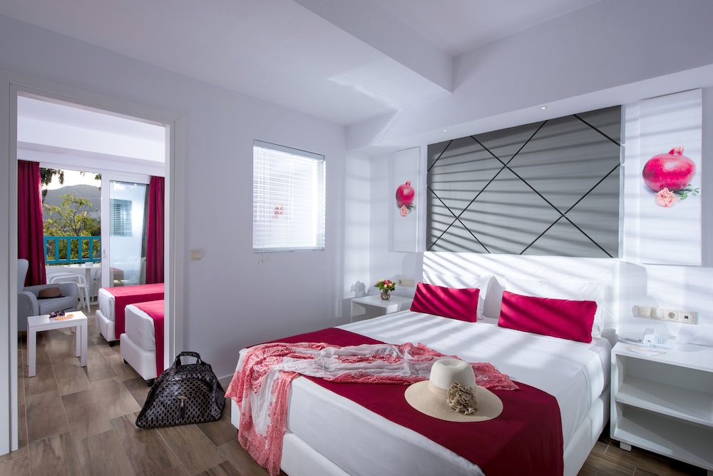 Fodele Beach and Water Park Holiday Resort 45/76