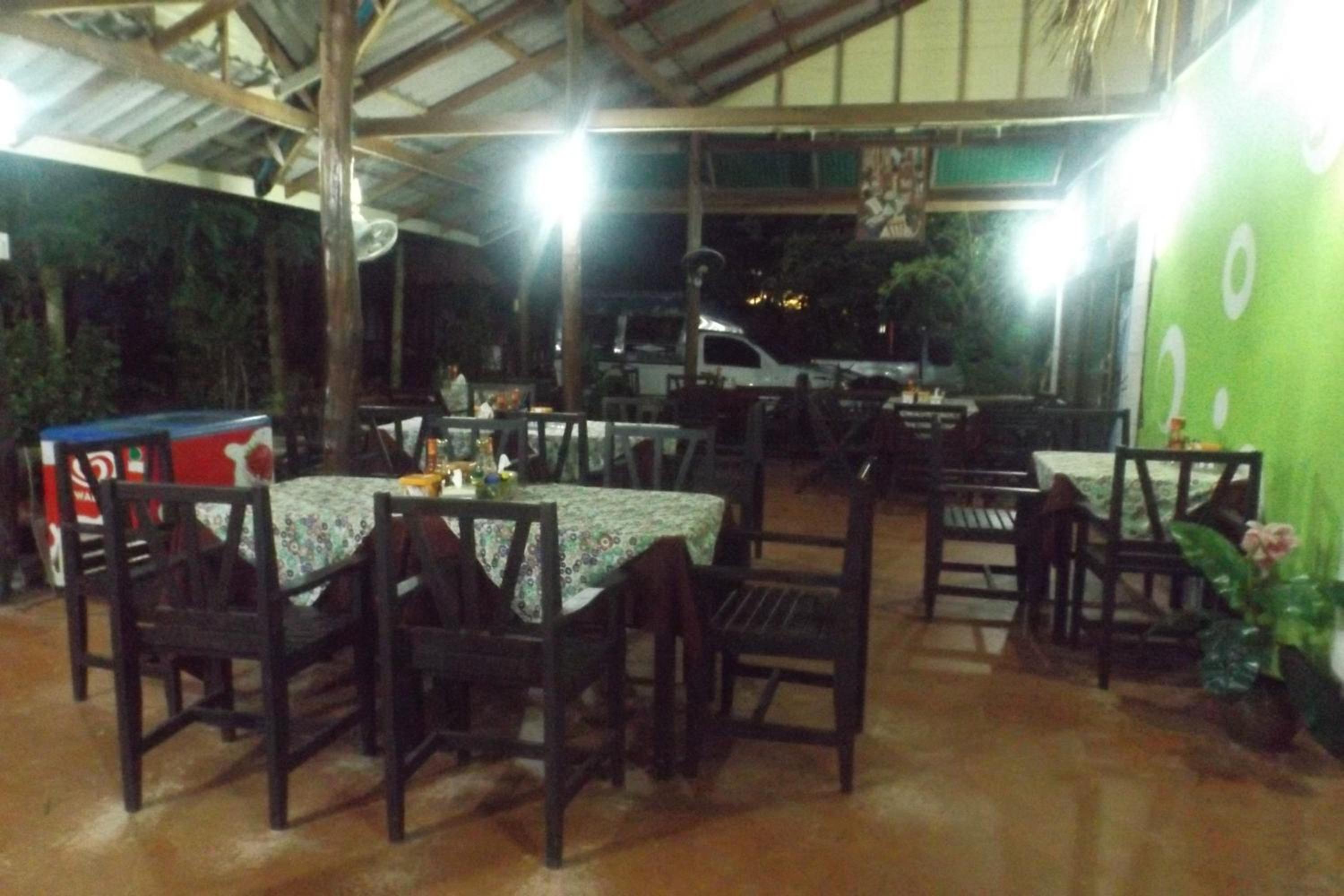 Lanta Long Beach Hostel 32/50
