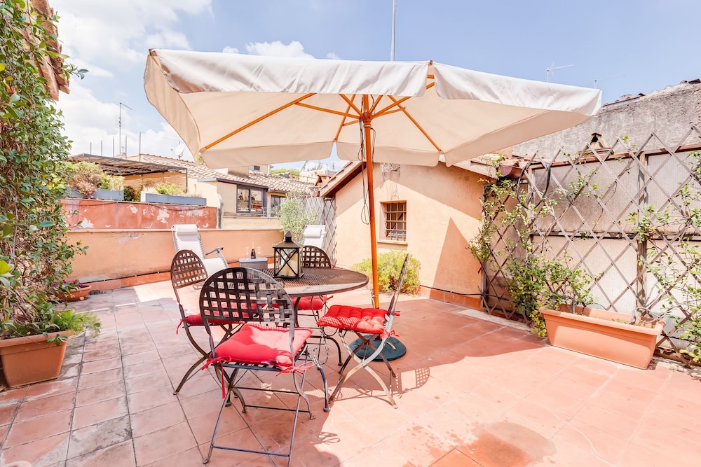 Romantic House in Trastevere 17/33
