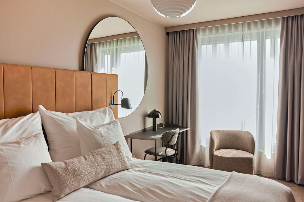 Clarion Hotel Helsinki Airport 18/65