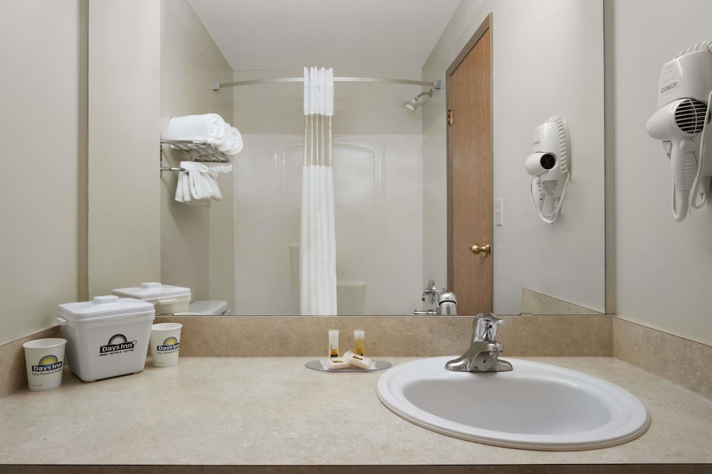 Days Inn Red Deer 5/28