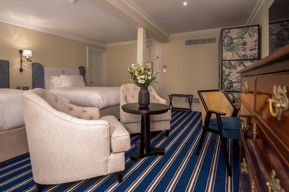 Red Lion Hotel 20/45