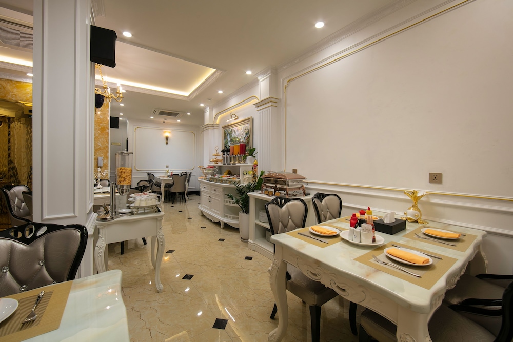 Royal Holiday Hanoi Hotel 53/61