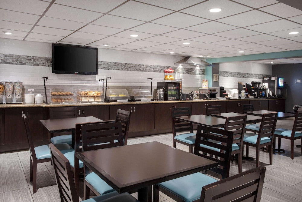 La Quinta Inn By Wyndham Cocoa Beach Port Canaveral 37/57