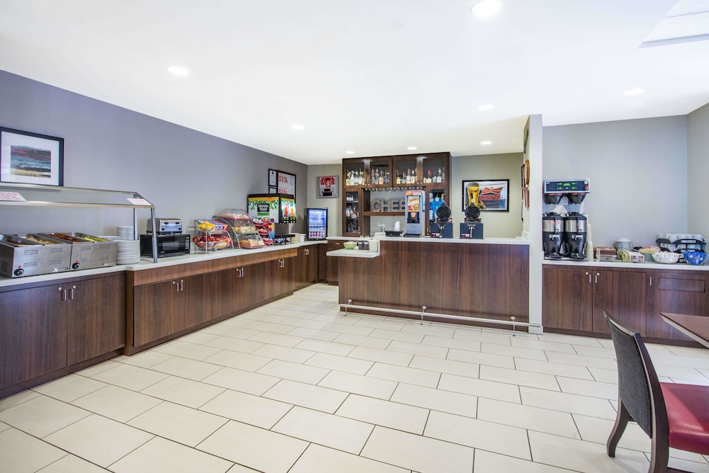 Hawthorn Suites by Wyndham El Paso Airport 4/28