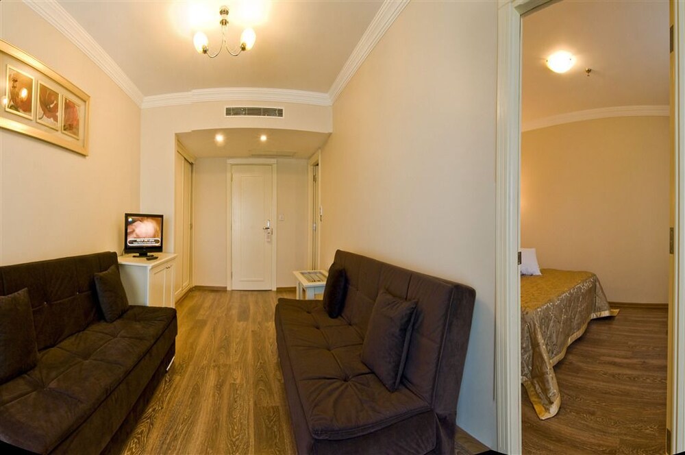 Royal Sebaste Hotel 23/42