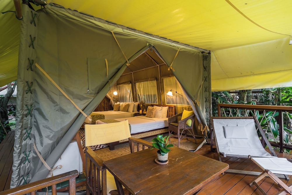 Hintok River Camp At Hellfire Pass 30/50