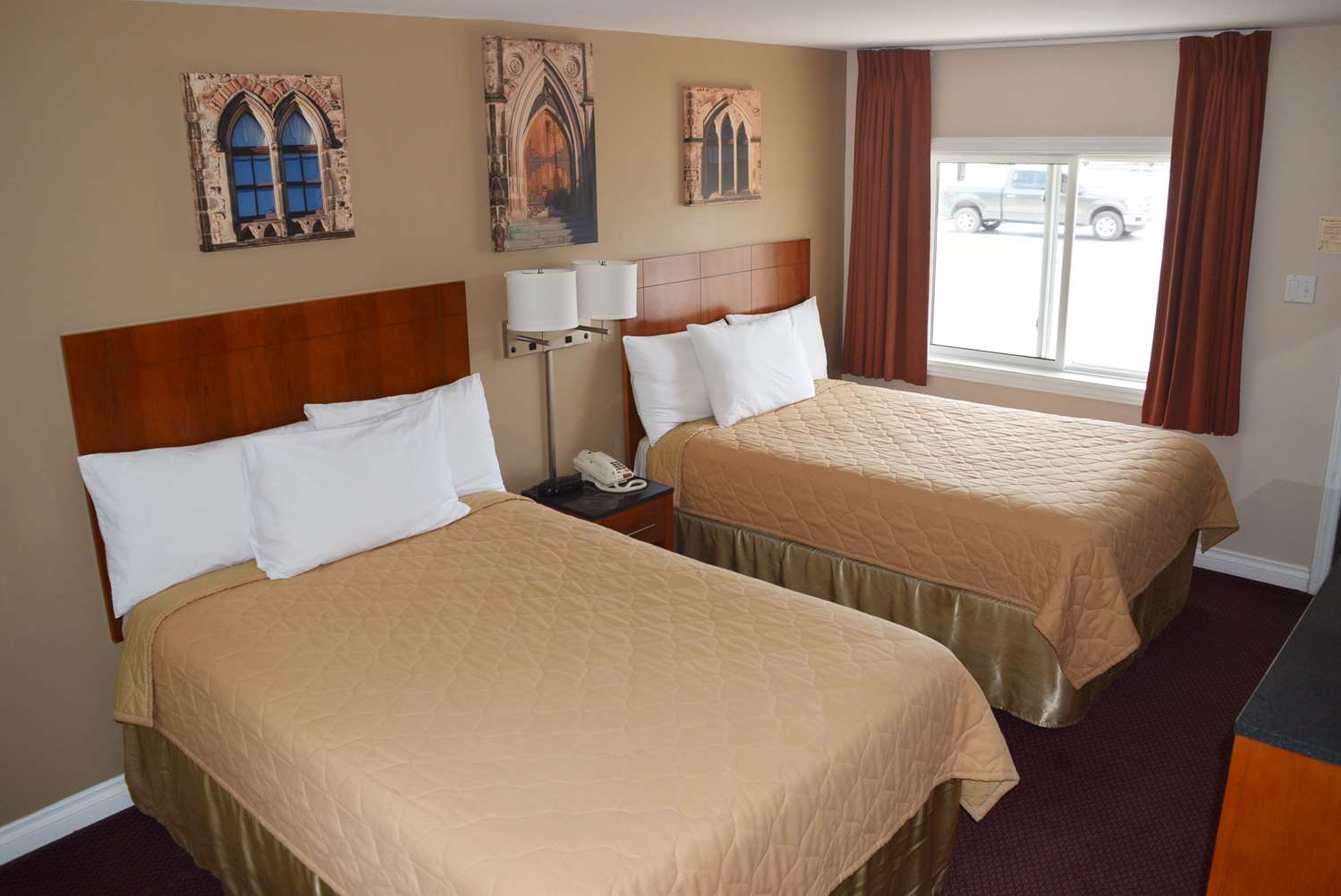 غرفة بسريرين مزدوجين، Knights Inn Arnprior 2/5
