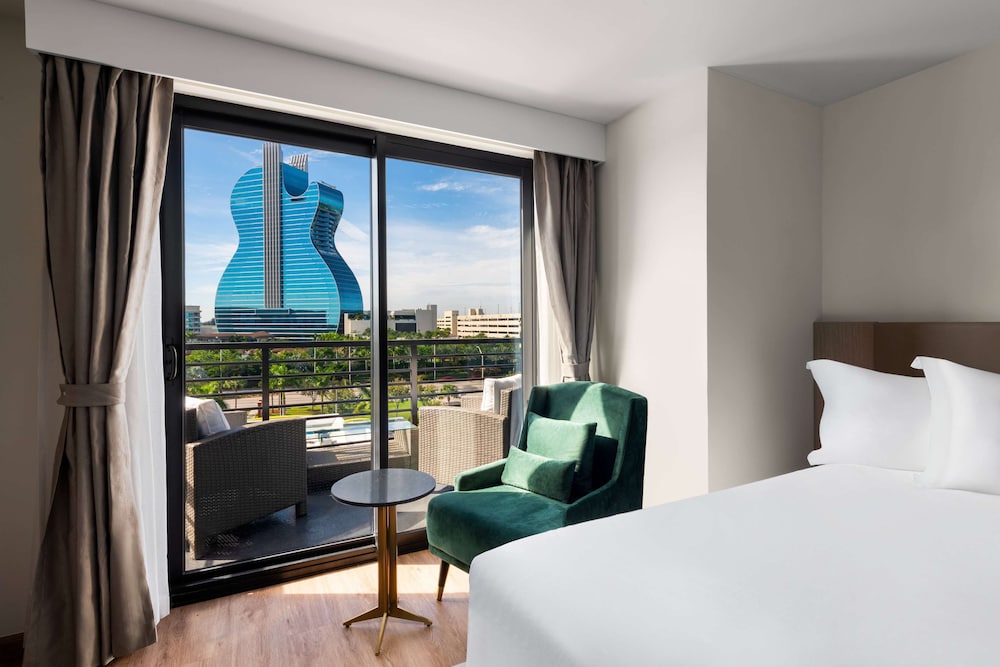 Dolce by Wyndham Hollywood 31/74