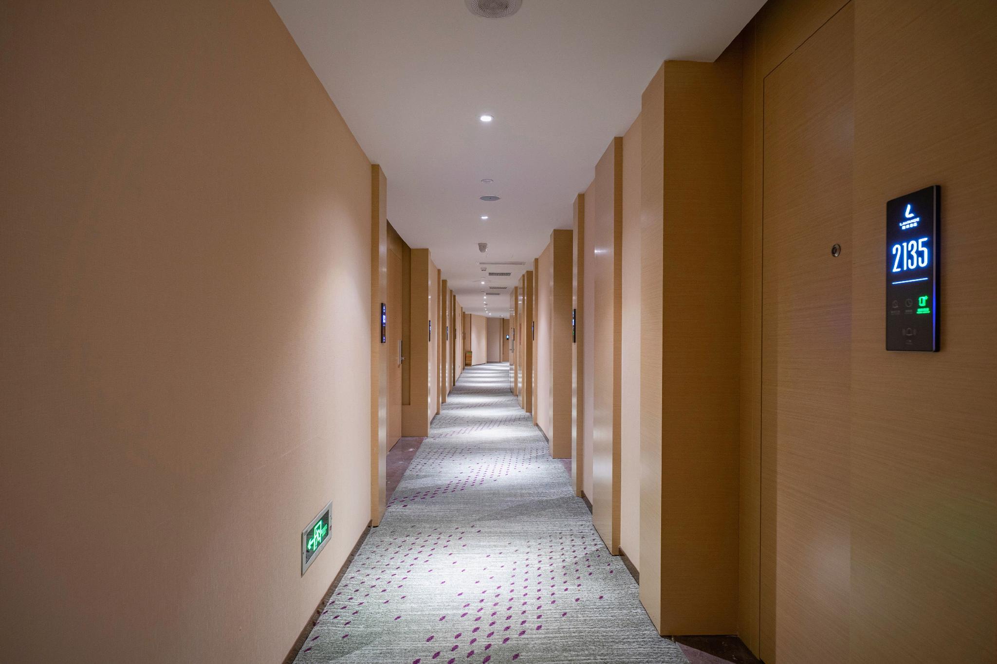 Lavande Hotel (Shenzhen Jingtian Metro Station) 32/46