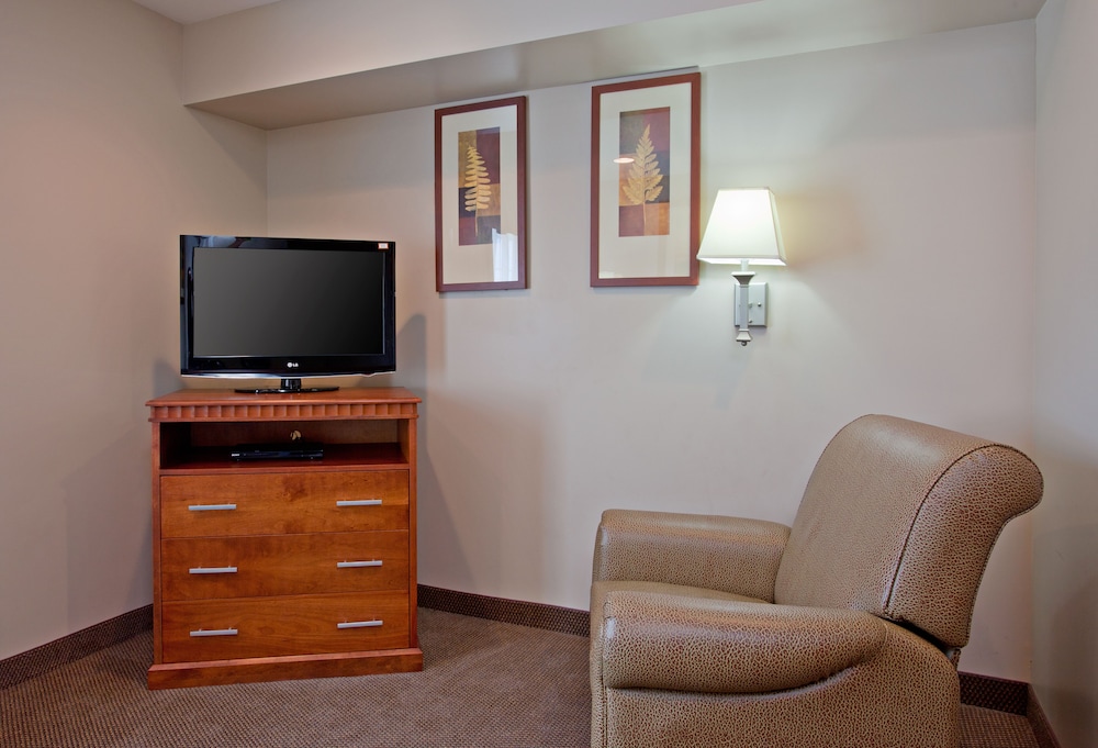 Candlewood Suites LAX Hawthorne 20/36