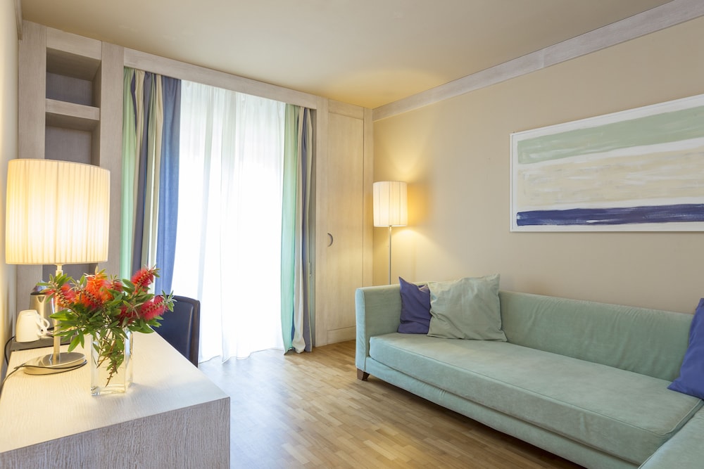 Mercure Tirrenia Green Park 30/50