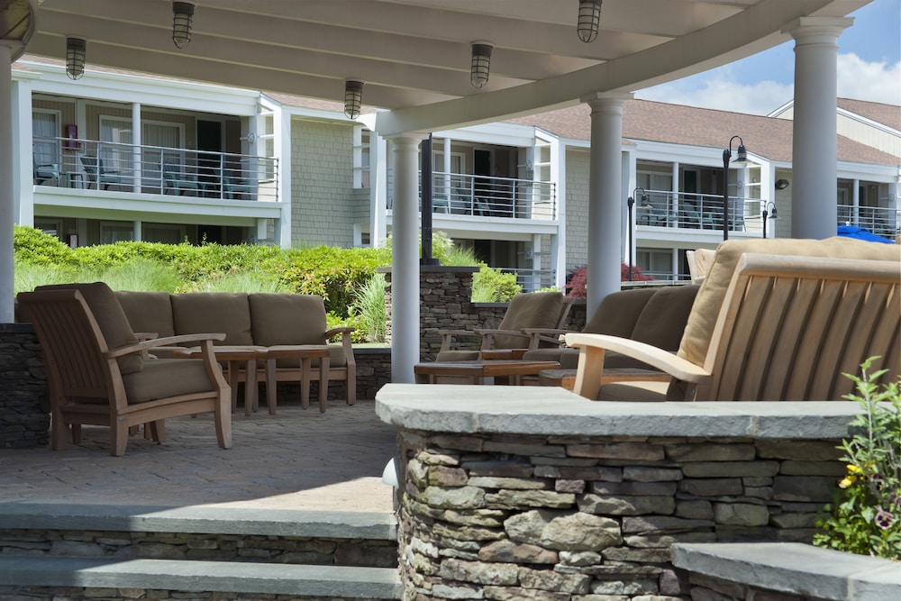 Hyannis Harbor Hotel 28/33