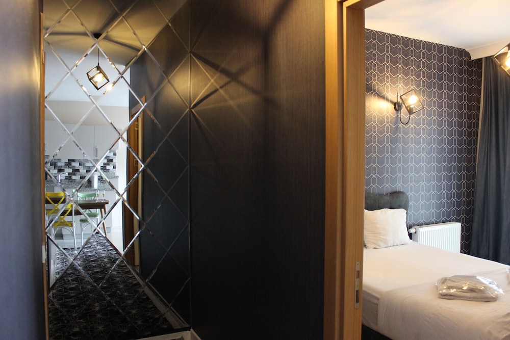 Quars Suite 50/50