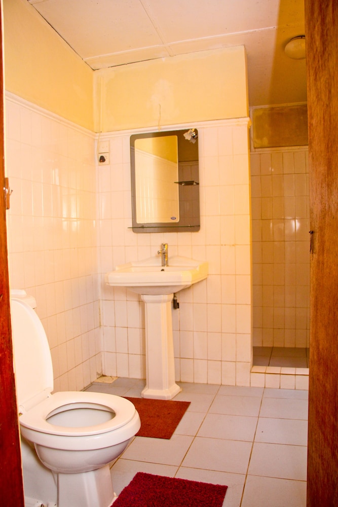 Chelthnam Bungalow 32/35