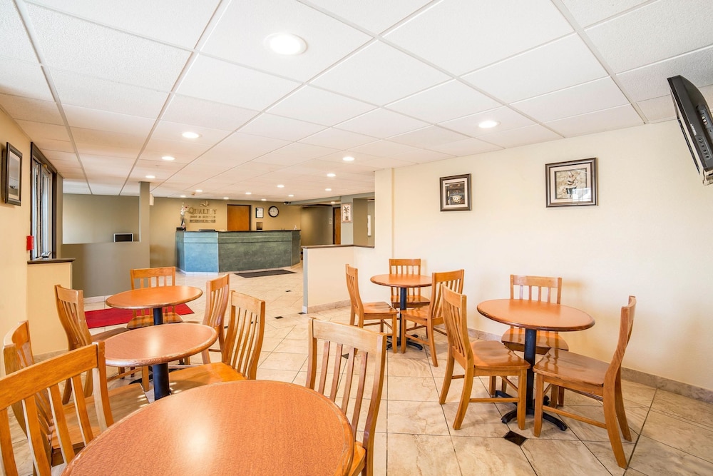 Quality Inn and Suites Elko 32/36
