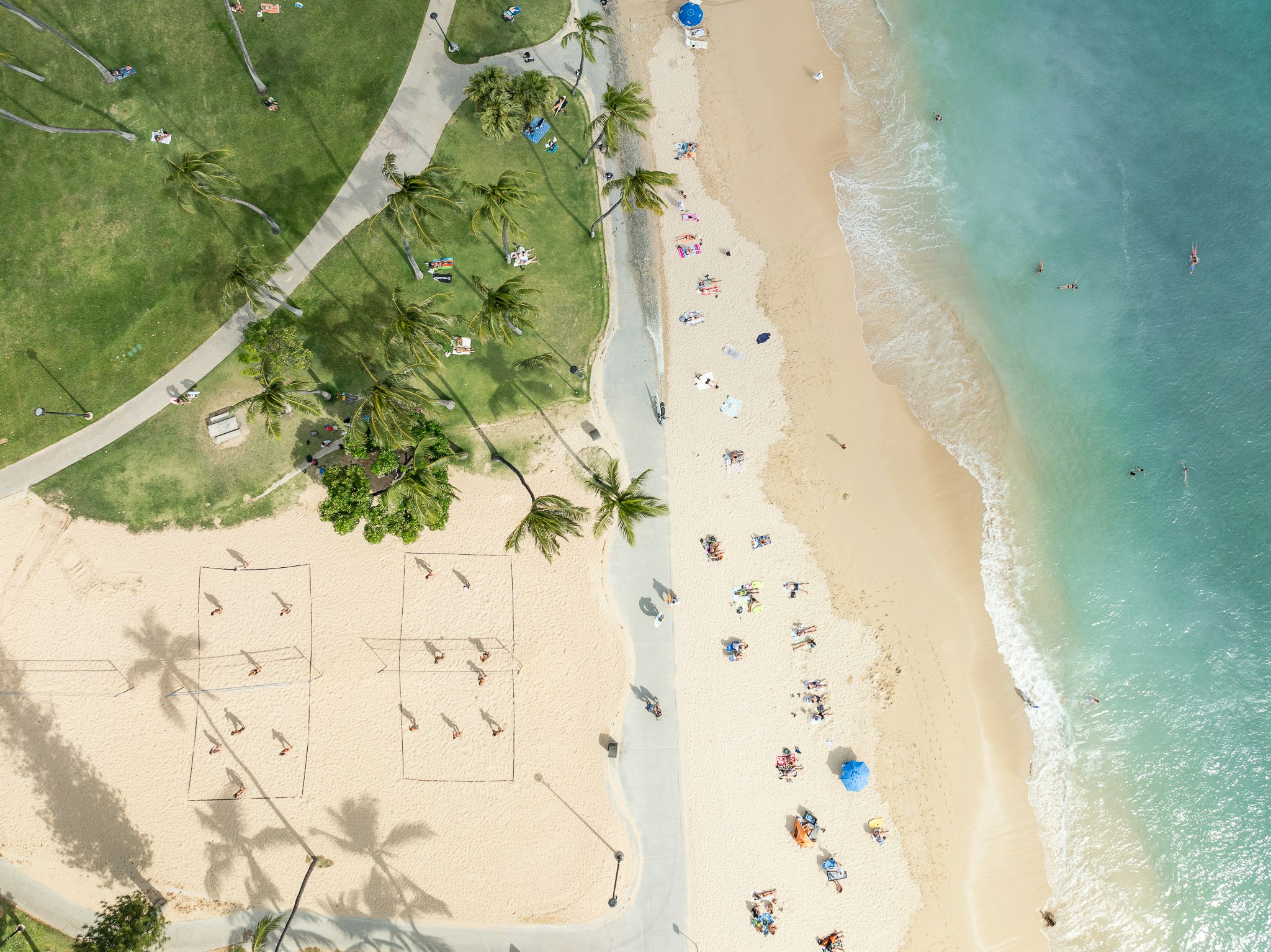 Luana Waikiki Hotel and Suites 44/50