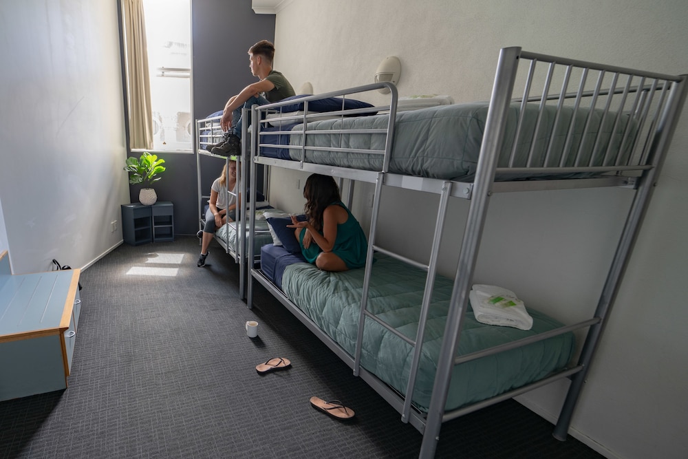 Nomads Capital Backpackers Wellington- Adults only 60/63