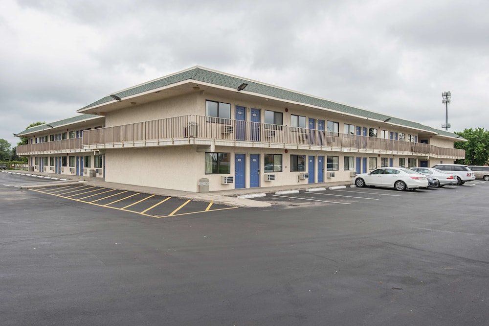 Motel6 Kansas City, MO - Airport 3/50