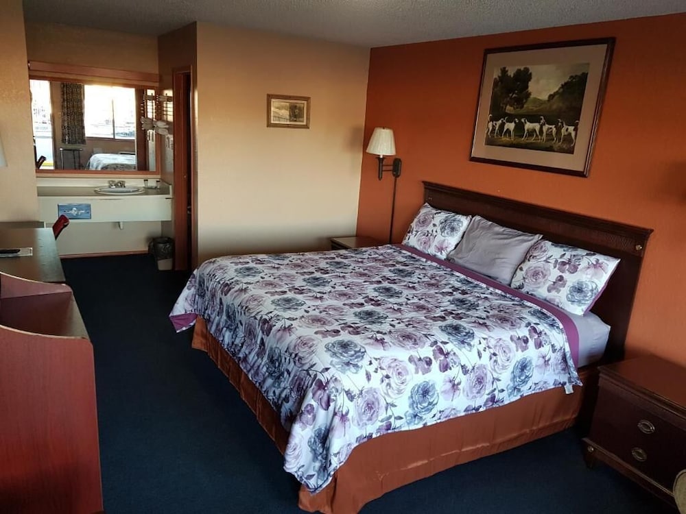 Budget Host Inn Eastland 19/56