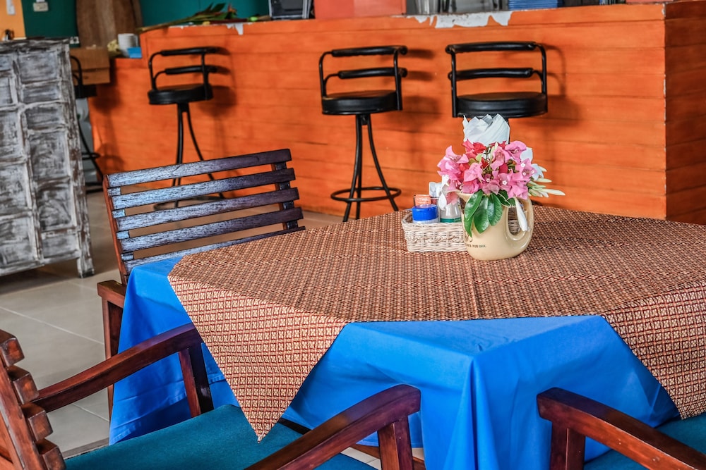 Sugar and Spice Inn 33/48