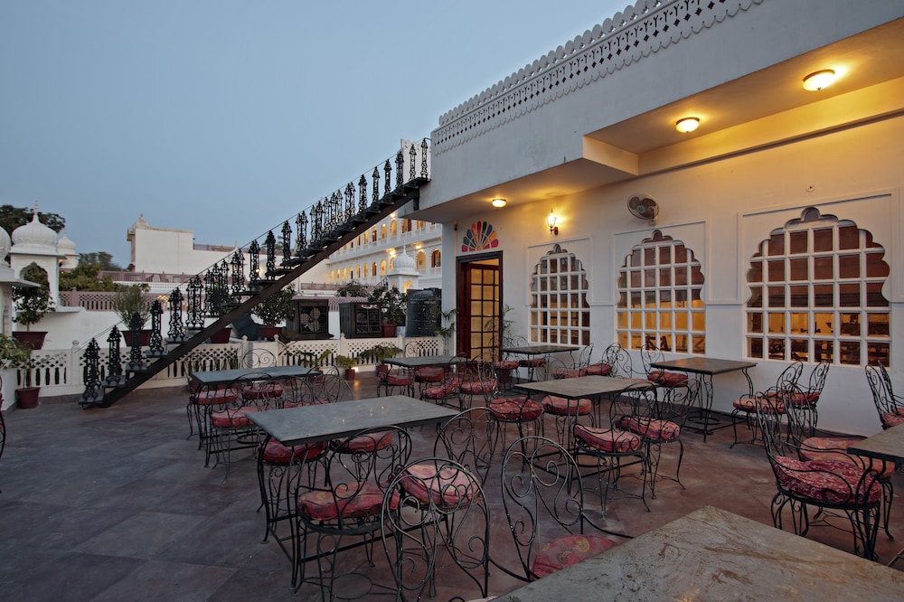 Khandwa Haveli 23/38