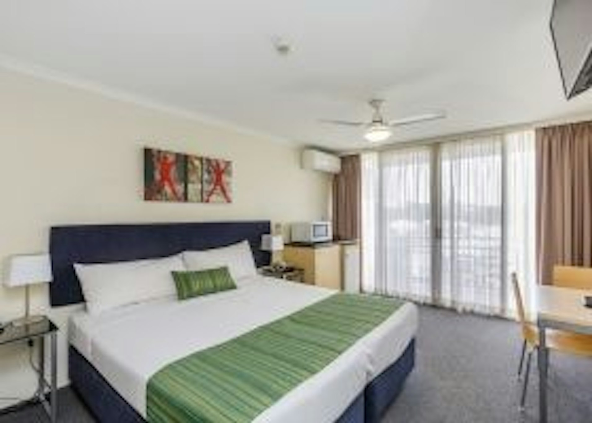 THE WELLINGTON APARTMENT HOTEL 14/48