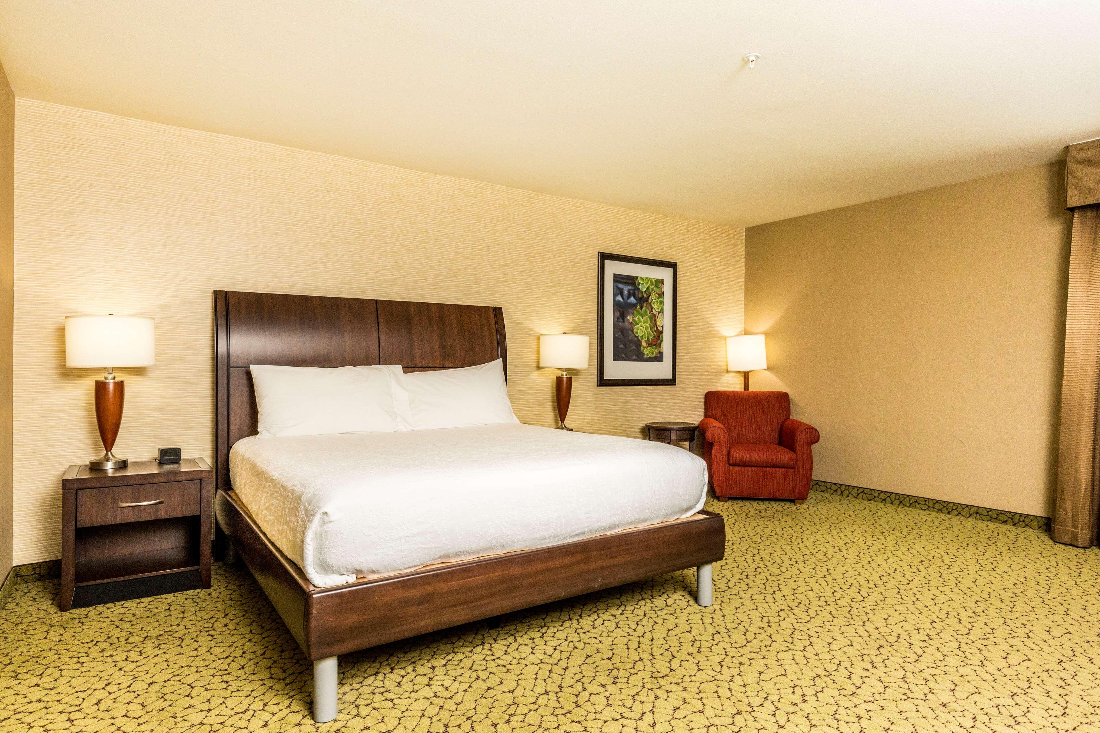 1 Bedroom, King Bed, Hot Tub, Accessible