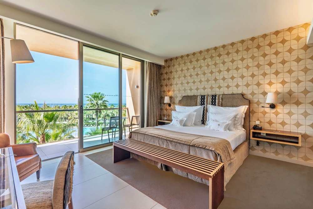 CLUB, SUITE, SEA VIEW