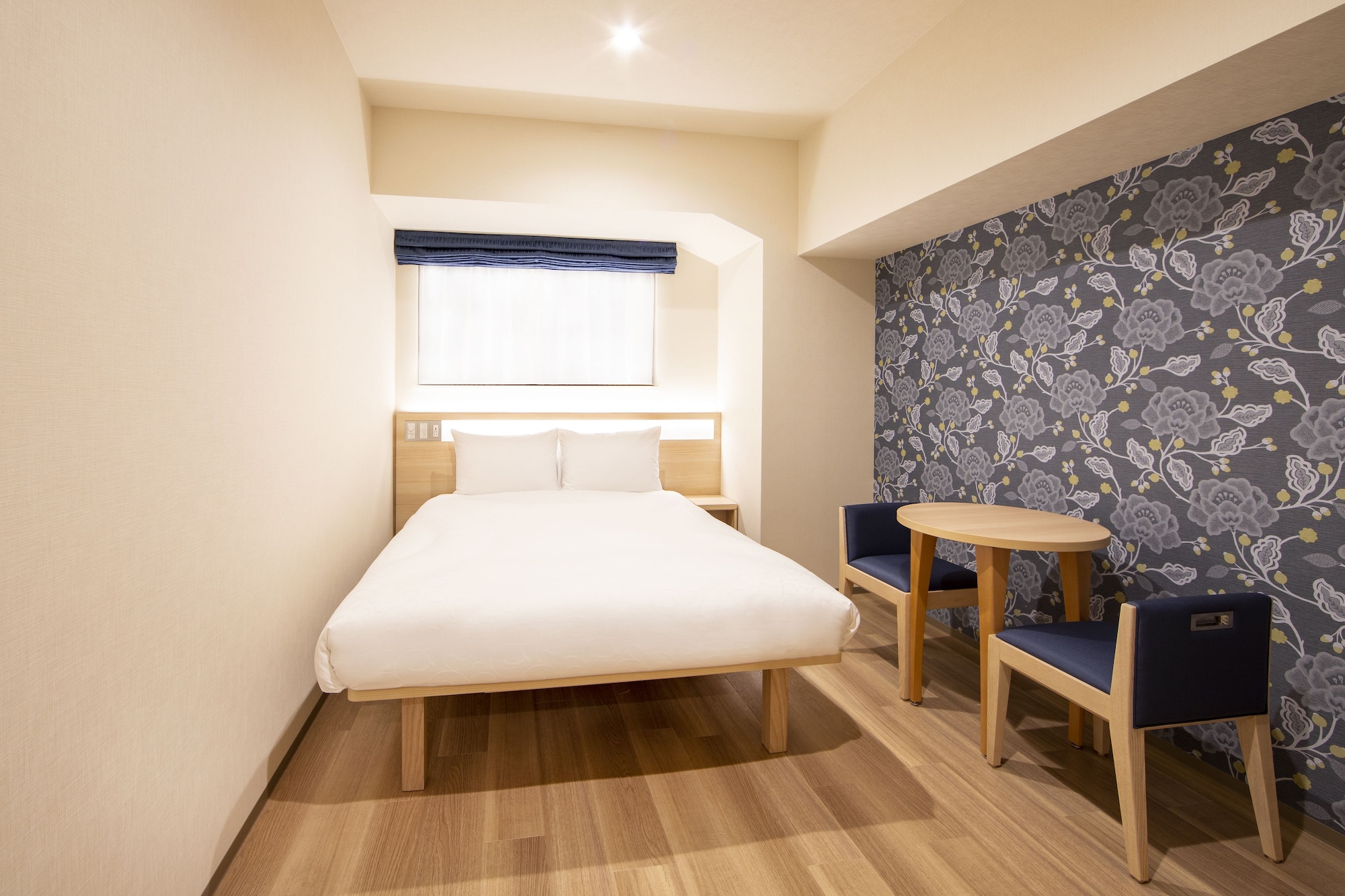 ROOM, ACCESSIBLE