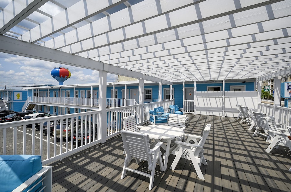 Madison Beach Motel 30/42