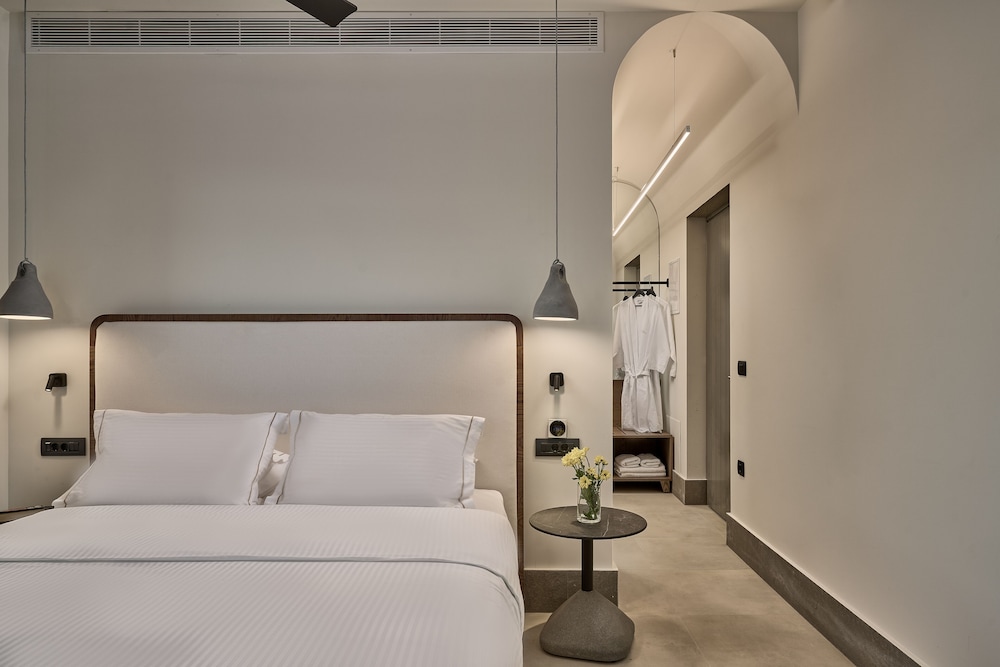 3 BEDROOMS, ELITE, SUITE, OUTDOOR JETTED TUB, PRIVATE POOL