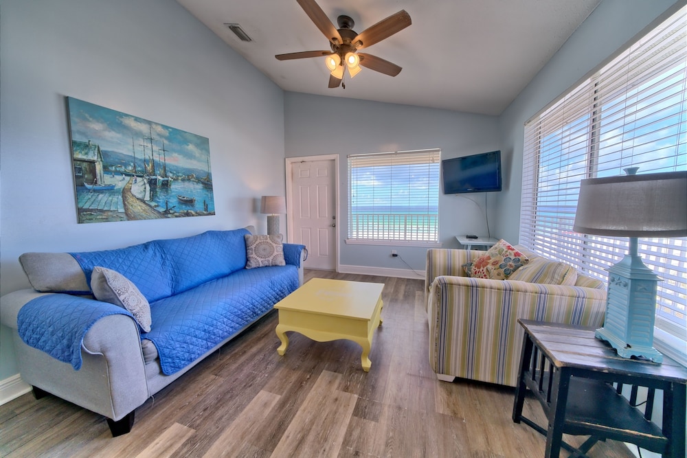 Pineapple Villas On Laguna Beach 46/70