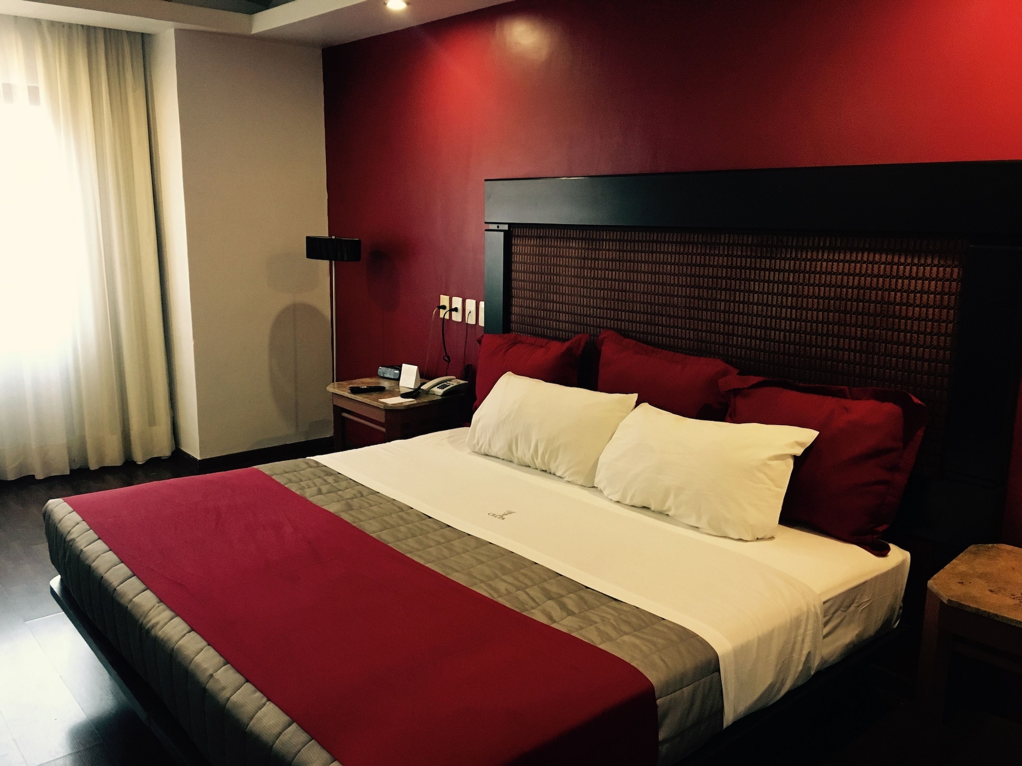 STANDARD, KING BED